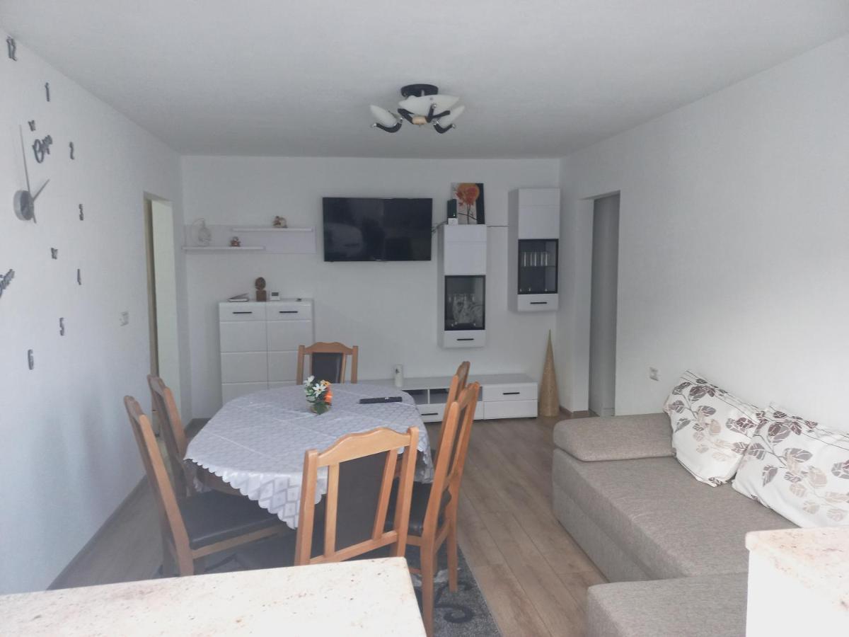 קאמפולונג מולדובנסק Apartament Bianca מראה חיצוני תמונה
